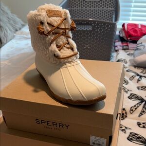 Sperry womens Cream and Tan Duck Boots